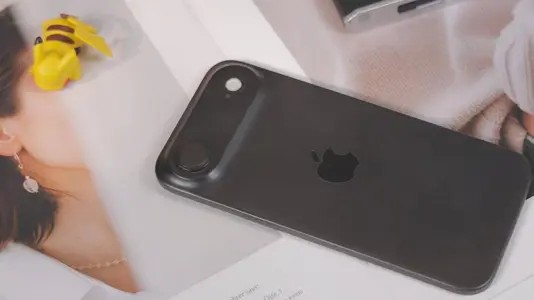 iPhone 17